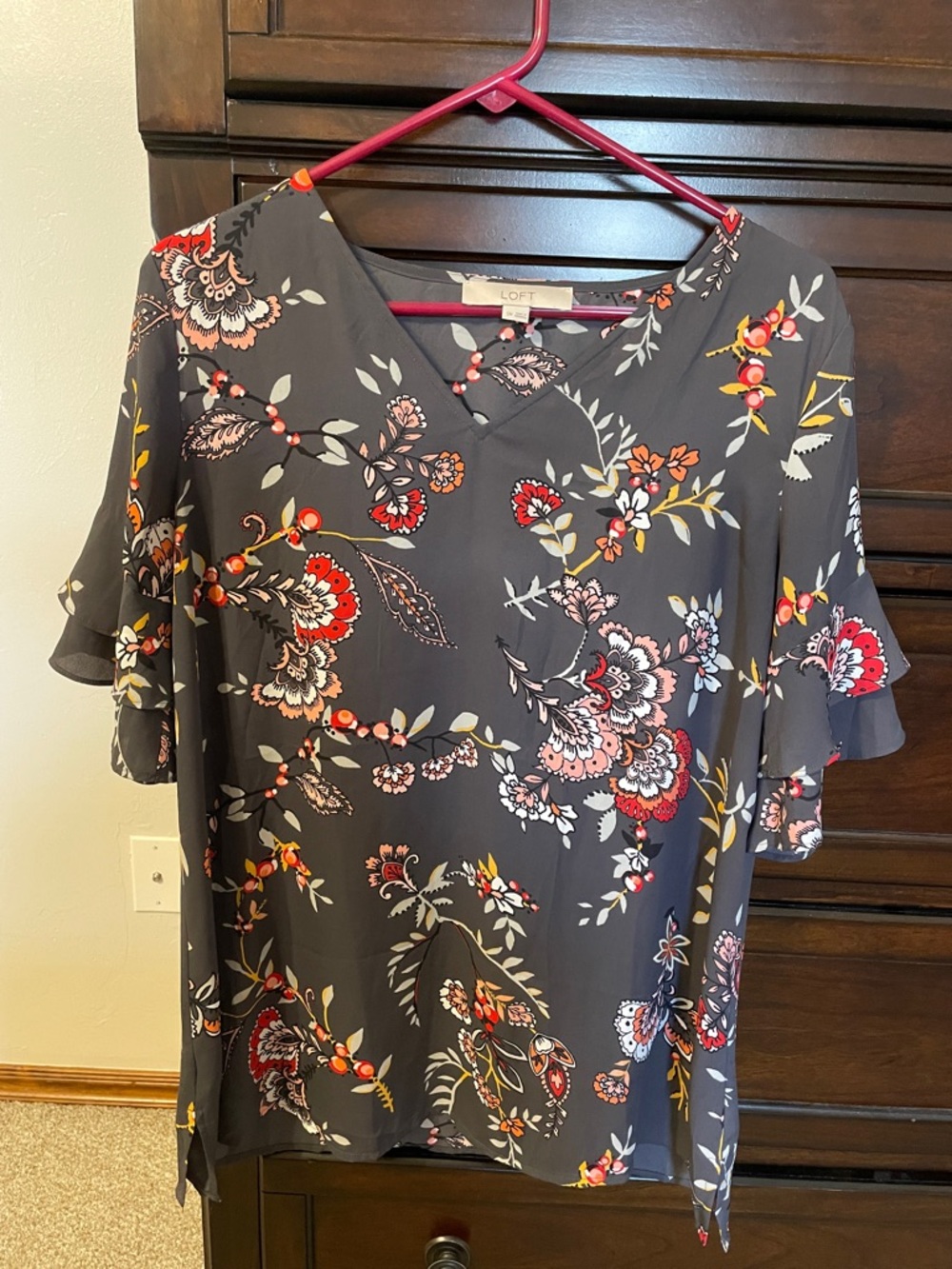 LOFT Maternity Dark Gray Floral V-Neck Flutter Sleeve Blouse